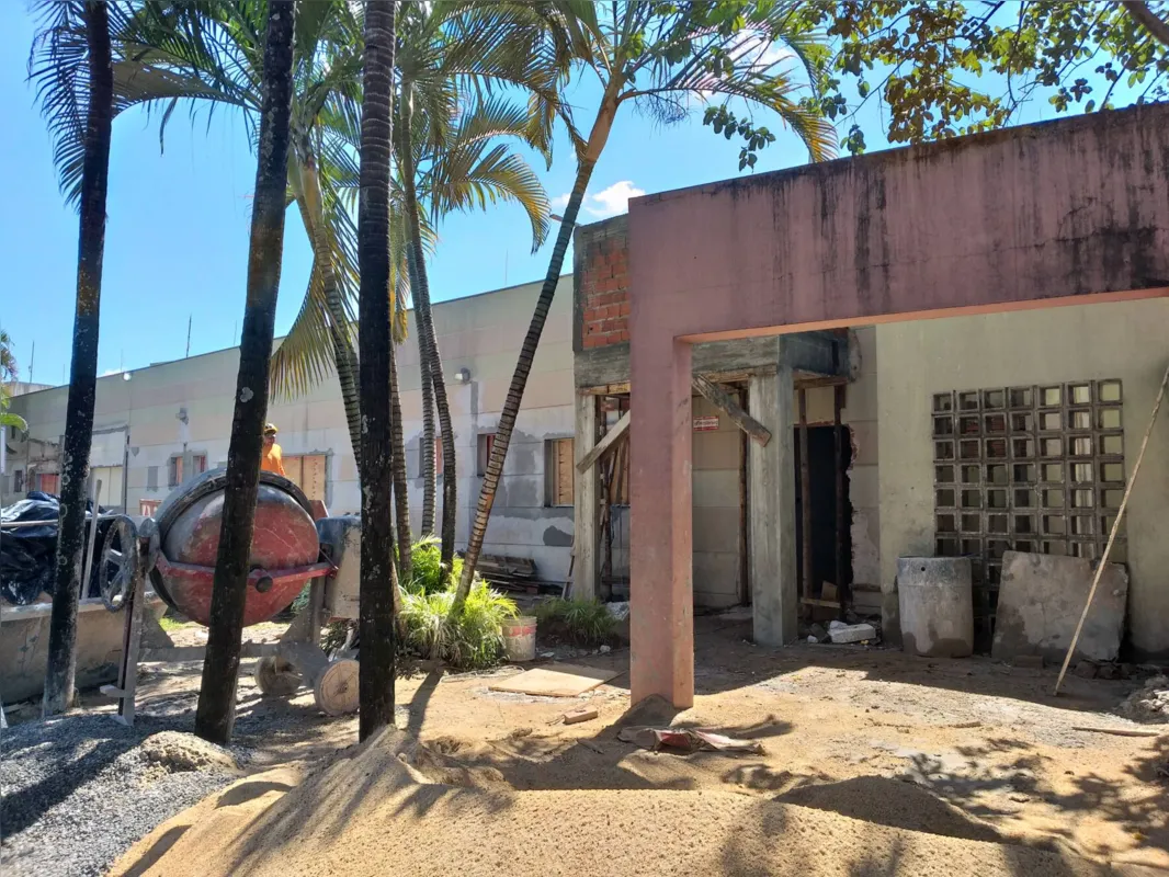 Operários estão concentrados em ala que vai contar com quartos para partos humanizados