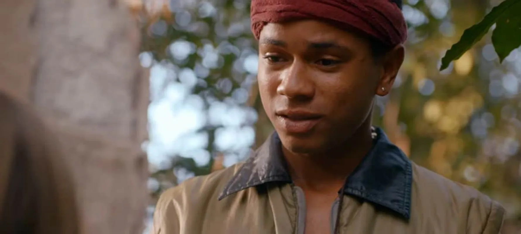 Na série da Netflix, Wesley é o Saci que, numa "licença poética", ganhou perna mecânica