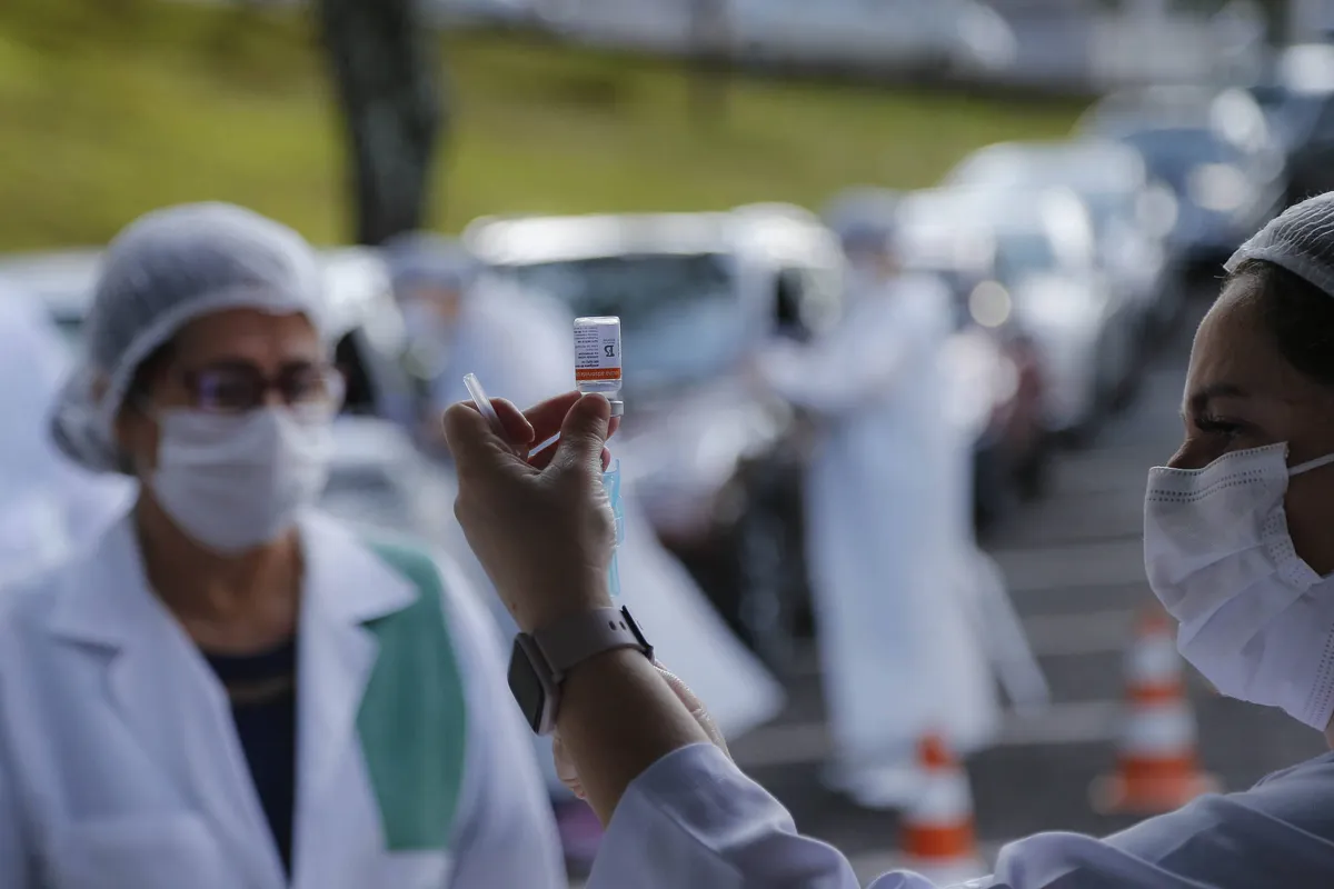Imagem ilustrativa da imagem Paraná faz mutirão para aplicar segunda dose de vacina contra a Covid-19