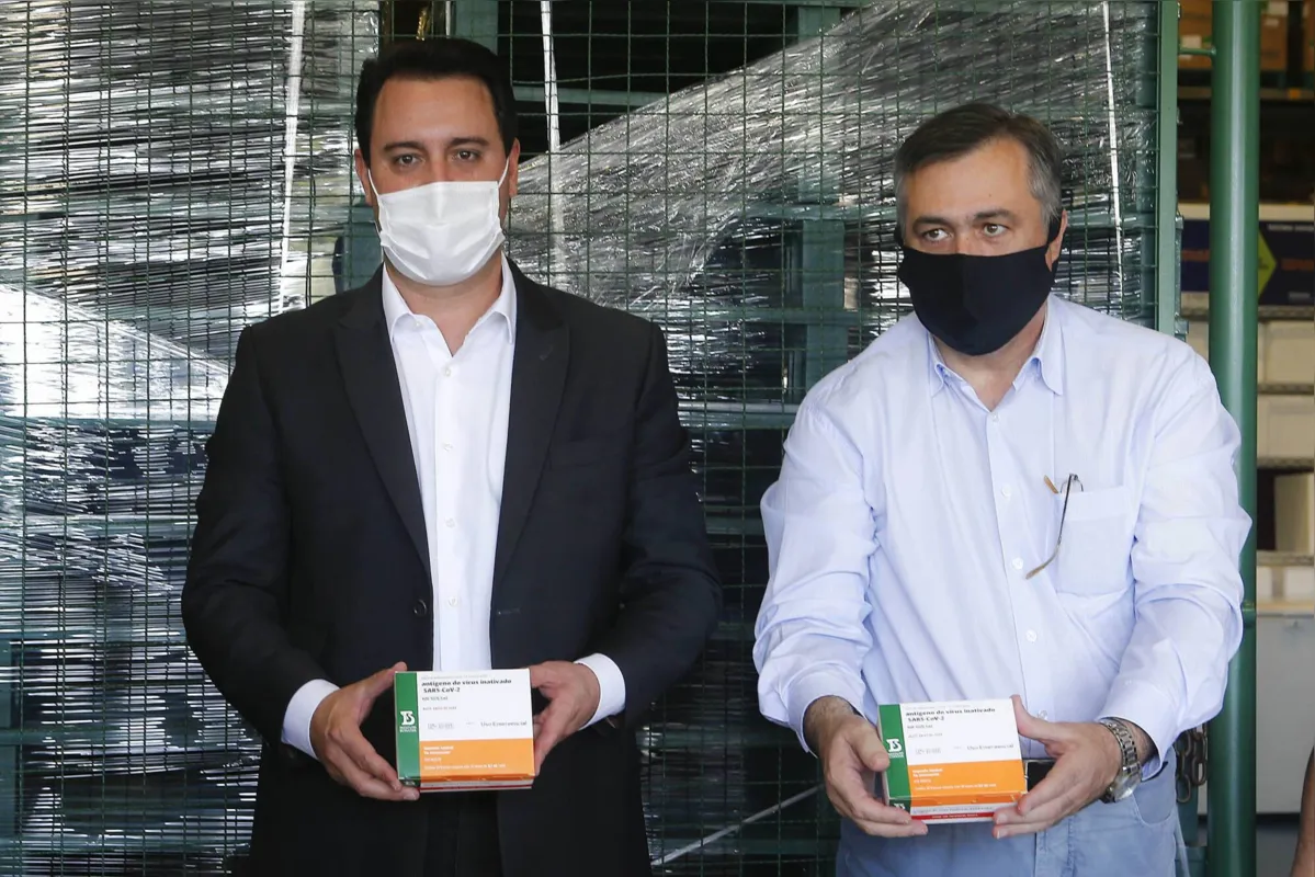Governador Ratinho e secretário estadual de Saúde Beto Preto no lançaram a campanha na última sexta-feira (26)