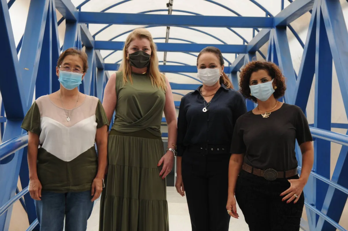 Luiza Moriya (diretora clínica), Vivian Feijó (superintendente), Magali Cardoso (diretora de enfermagem) e Daiane Cardoso (diretora-administrativa): quarteto que comanda o maior hospital da região 
