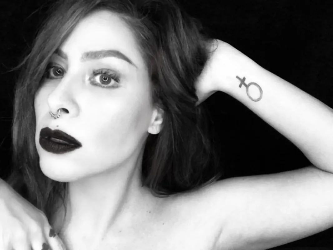 Pitty: a faixa "Motor", regravada agora, foi  incluída no álbum "Matriz", um divisor de águas na carreira da cantora