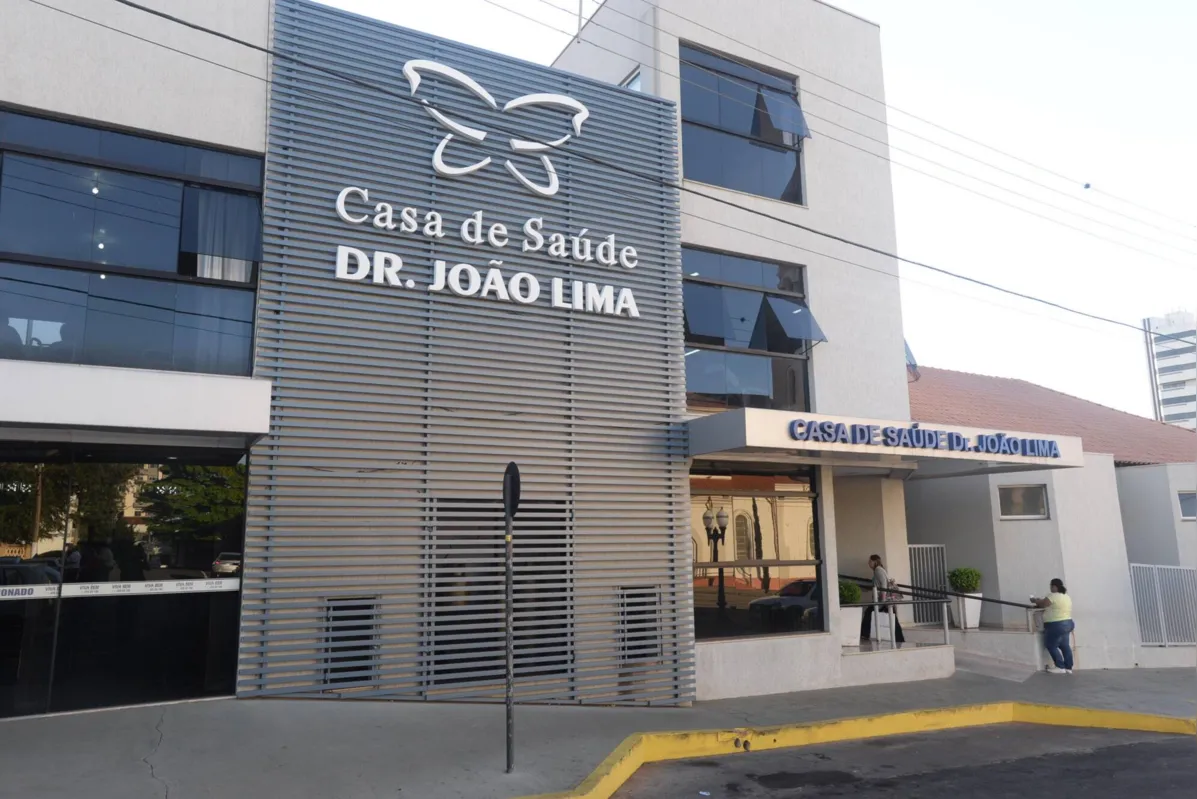 Imagem ilustrativa da imagem Prefeitos compram bombas de infusão para hospital de Cornélio