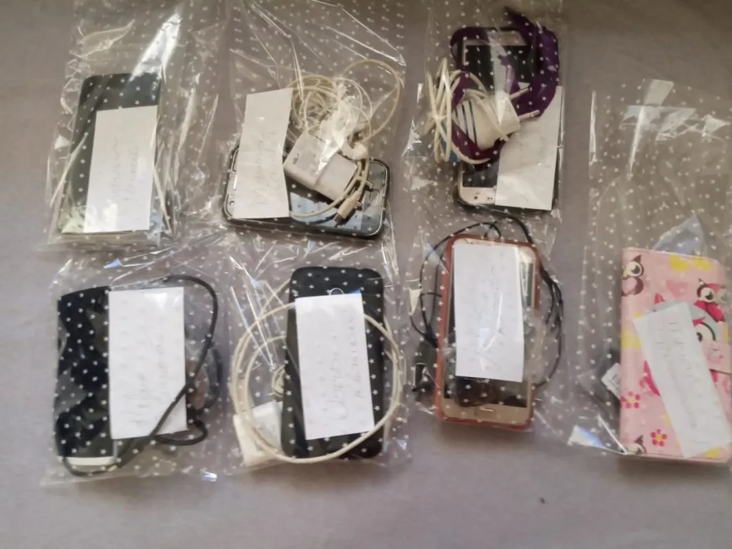 Imagem ilustrativa da imagem Professora arrecada 16 celulares para estudantes de Rolândia