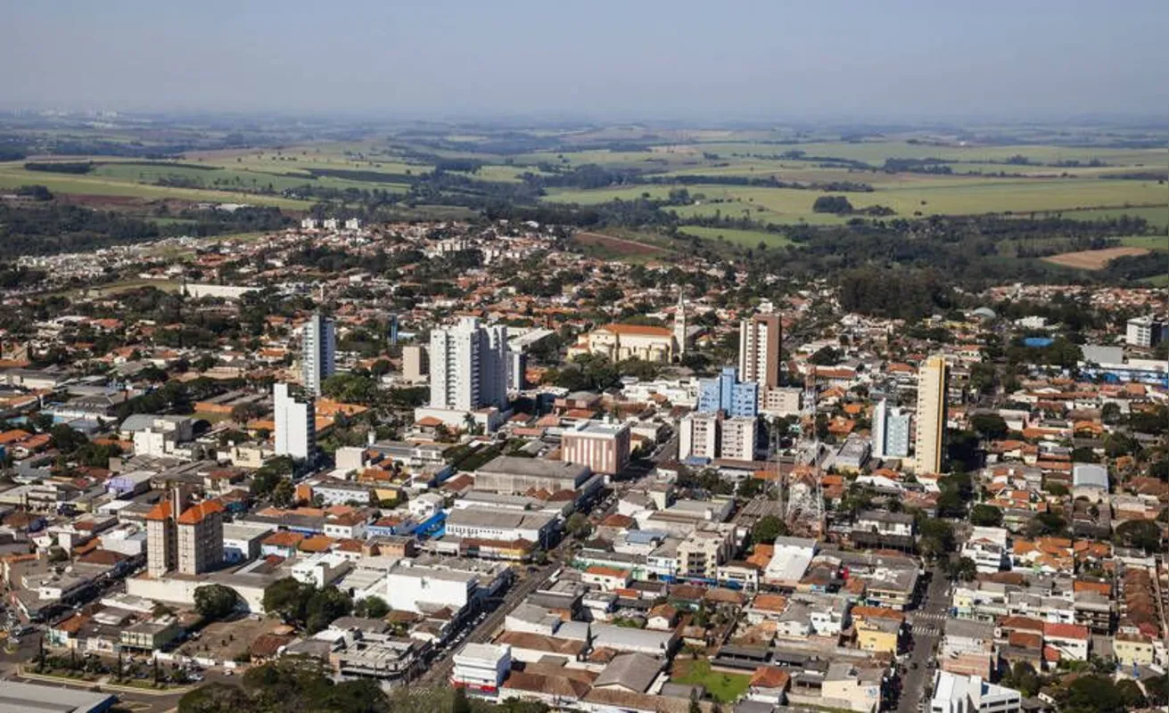 Imagem ilustrativa da imagem Quase cinco anos depois, novo hospital de Rolândia ainda não saiu do papel
