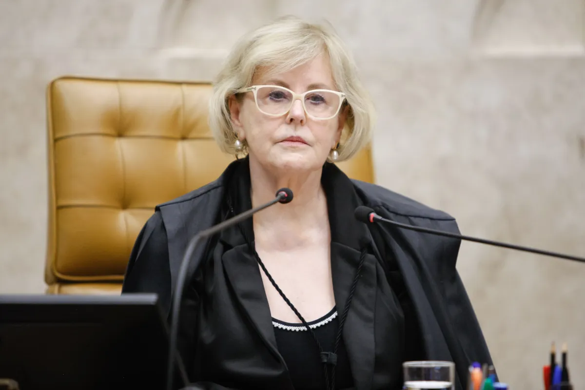 Imagem ilustrativa da imagem Rosa Weber, do STF, suspende partes de decretos de Bolsonaro sobre armas