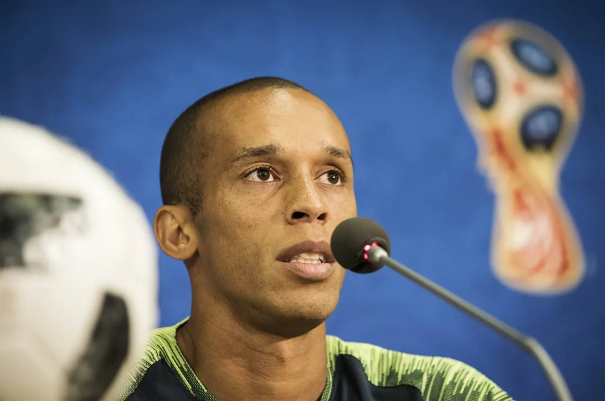 Imagem ilustrativa da imagem São Paulo confirma volta do zagueiro Miranda após uma década