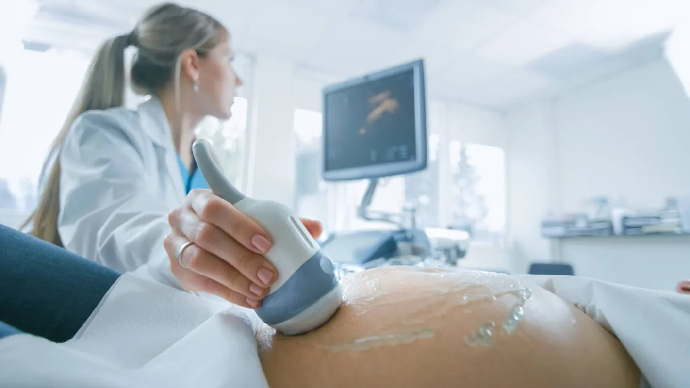 Imagem ilustrativa da imagem Saúde recomenda adiar gravidez ao constatar risco maior de variante da Covid-19