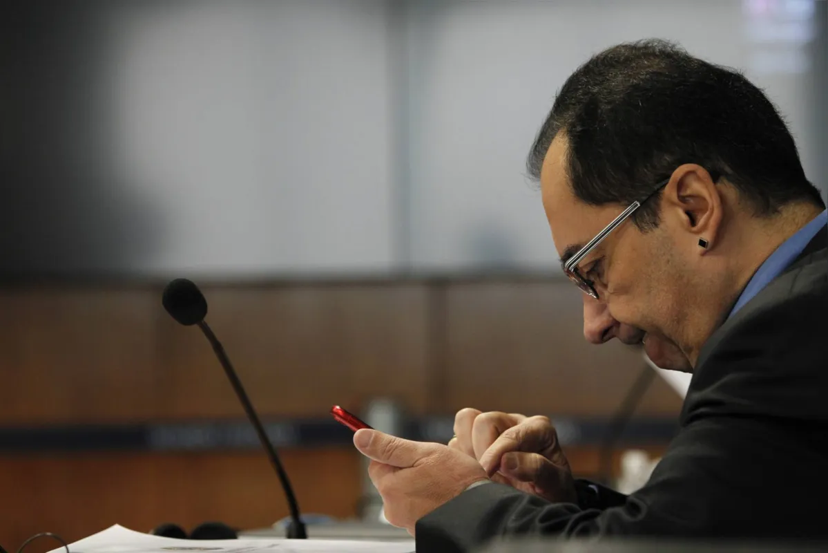 Imagem ilustrativa da imagem Senadores do PR criticam conversa de Bolsonaro e Kajuru