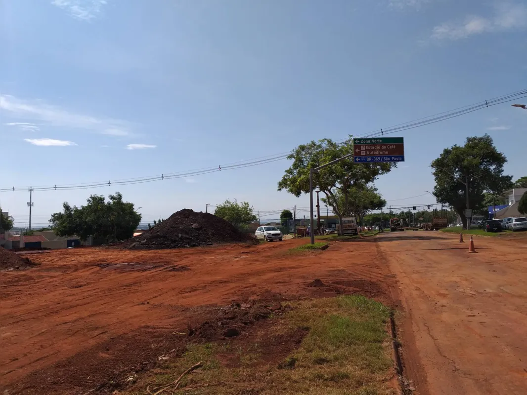 Imagem ilustrativa da imagem Trecho da Leste-Oeste é interditado para construção de trincheira