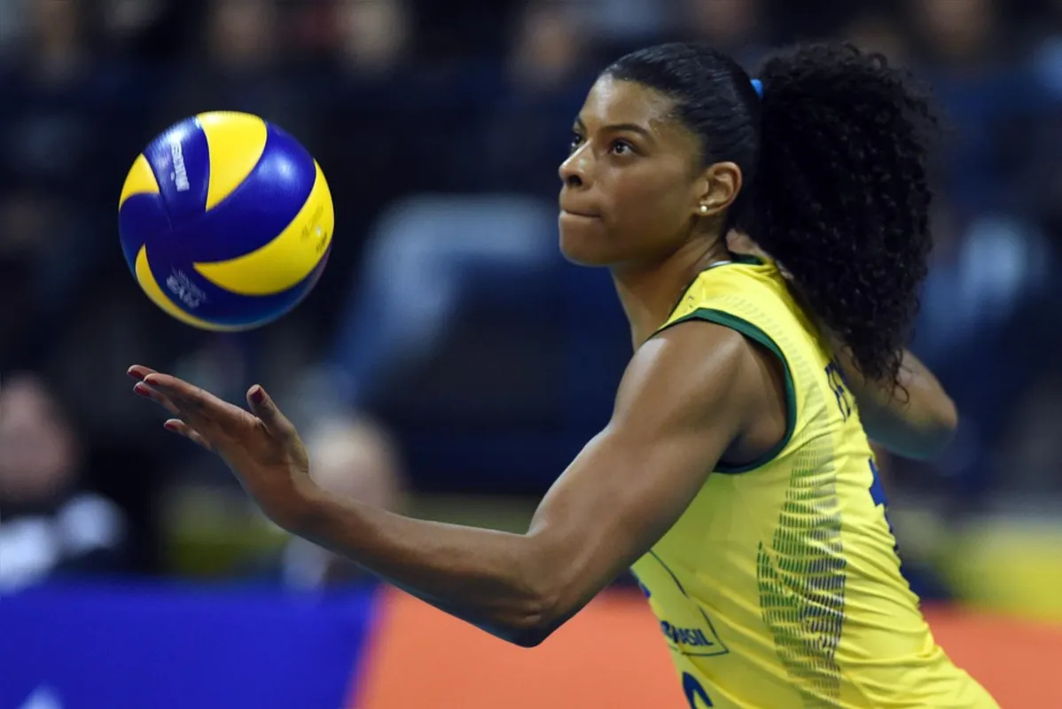 Imagem ilustrativa da imagem Vôlei: Zé Roberto divulga nova lista de jogadoras que podem ir para Tóquio