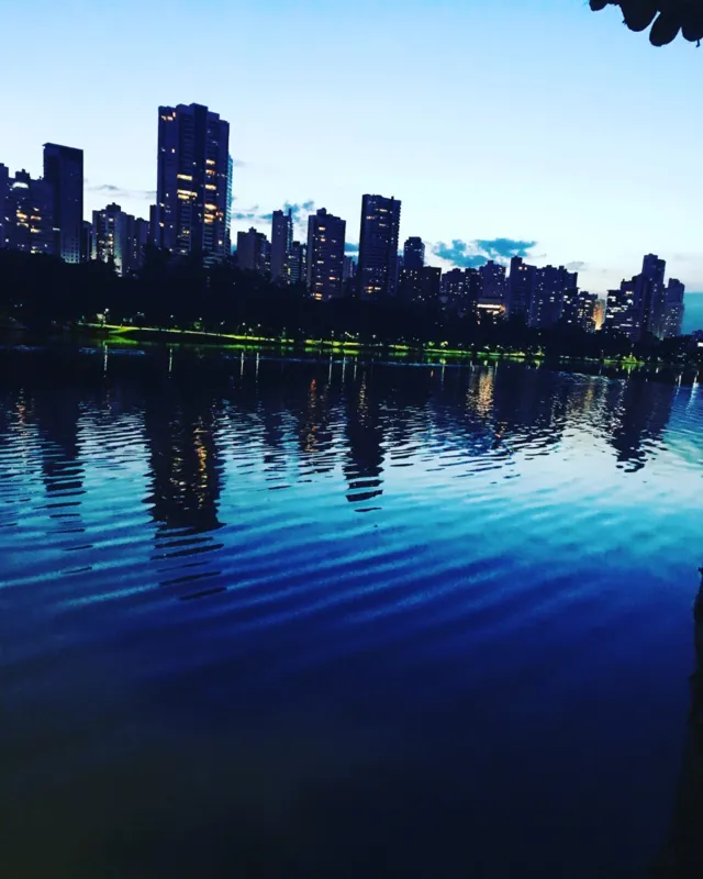 Imagem ilustrativa da imagem A CIDADE FALA - Anoitecer