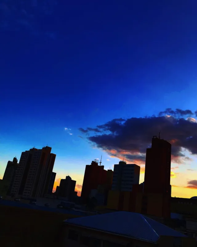 Imagem ilustrativa da imagem A CIDADE FALA - Final do dia