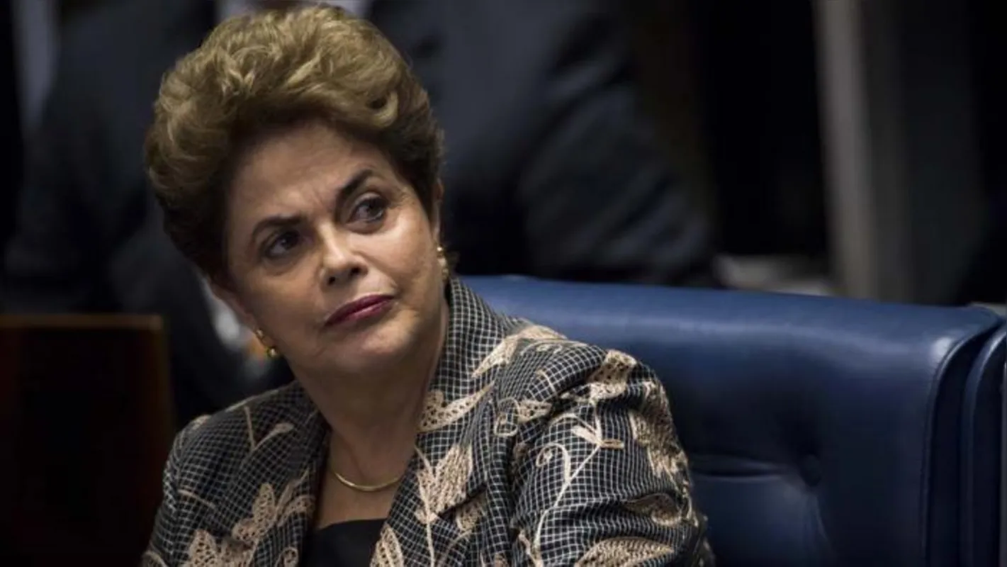 Imagem ilustrativa da imagem Após mal-estar, ex-presidente Dilma passa por exames em hospital de Porto Alegre
