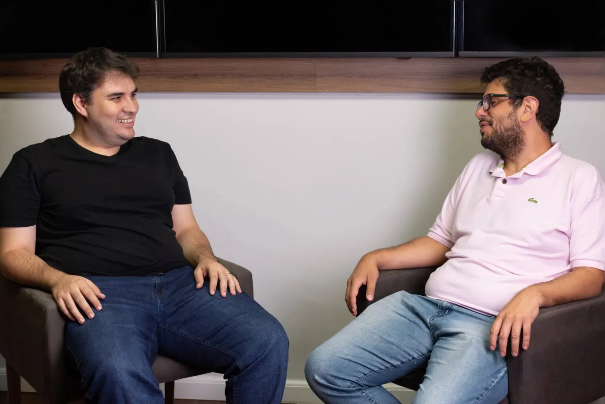 Carlos Relvas e Jhonata Emerick, fundadores da Datarisk