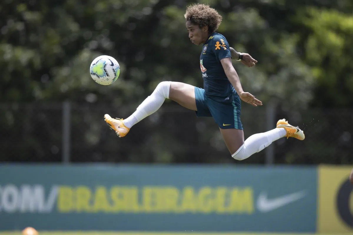 Imagem ilustrativa da imagem Atleta da seleção é criticada após fala preconceituosa sobre Paulo Gustavo