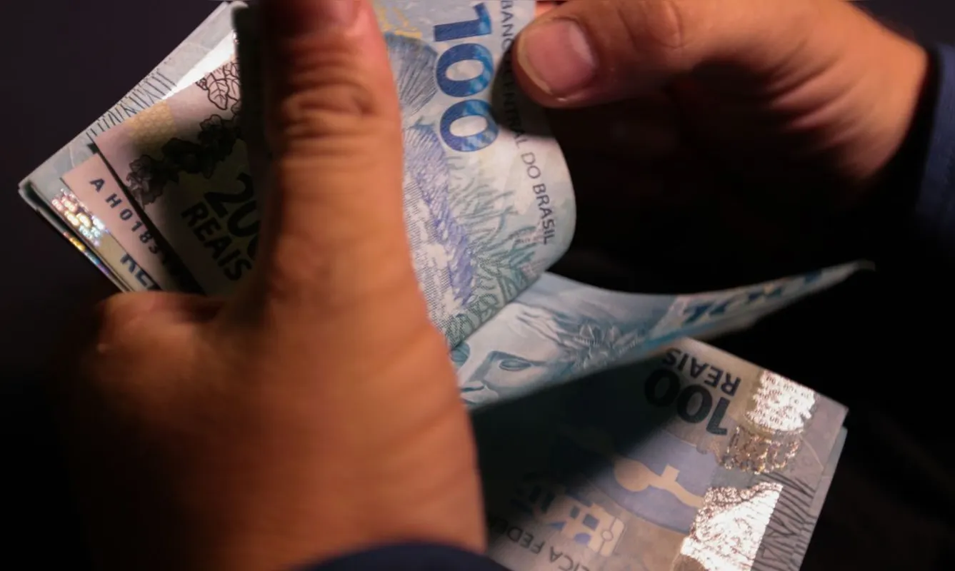 Imagem ilustrativa da imagem Brasileiros já pagaram mais de R$ 1 trilhão em impostos em 2021