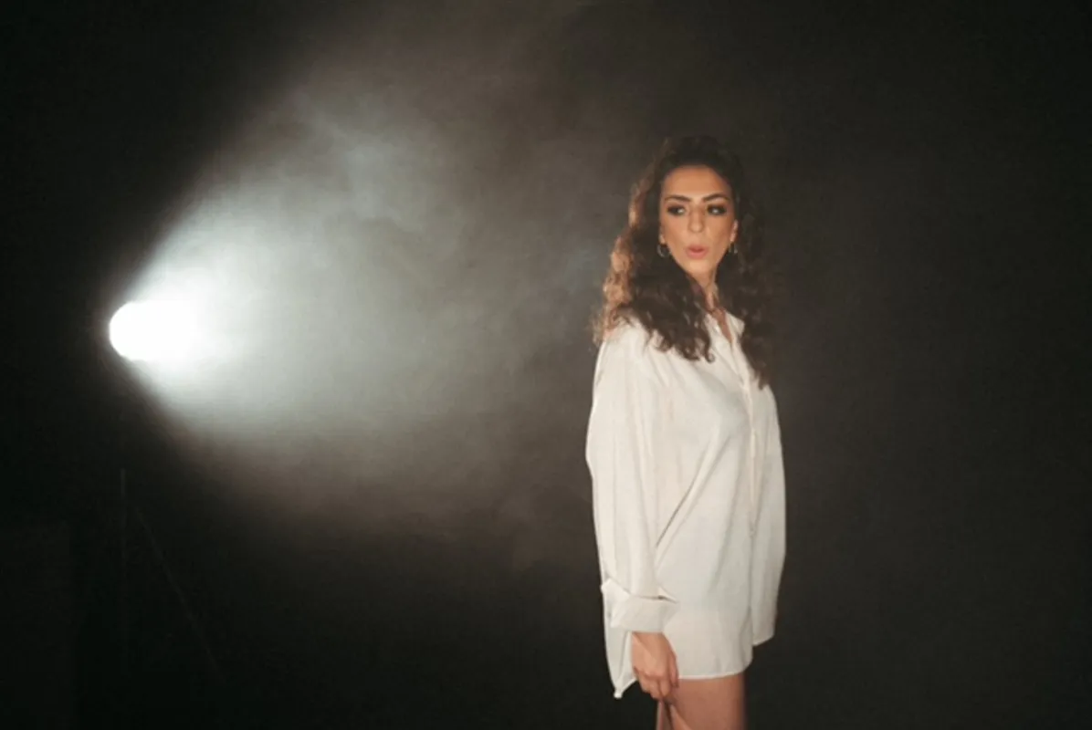 Imagem ilustrativa da imagem Cantoras londrinenses lançam novos singles e clipes