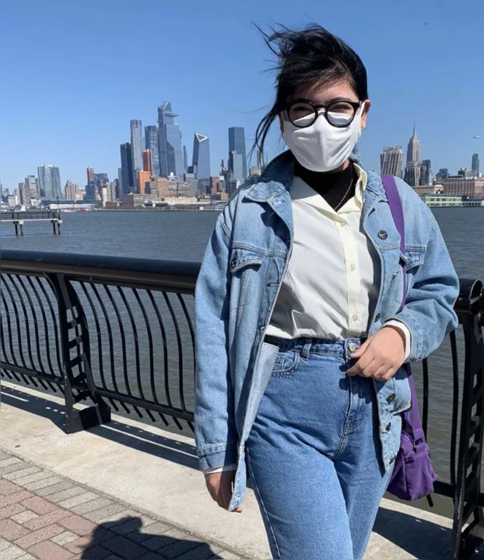 A estudante Cindy Lima está há dois meses nos EUA e ficou surpresa com a facilidade para a vacinação