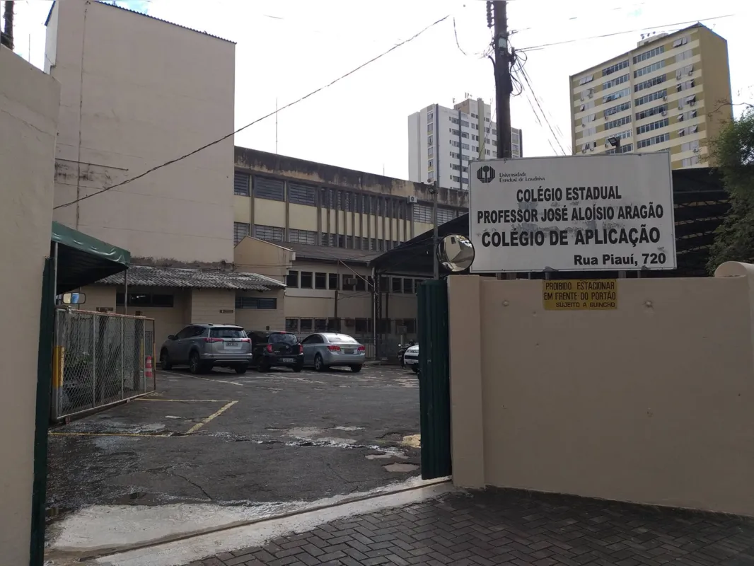 Grupo de professores do Aplicação tentaram protocolar documento pedindo responsabilização da instituição por saúde dos profissionais