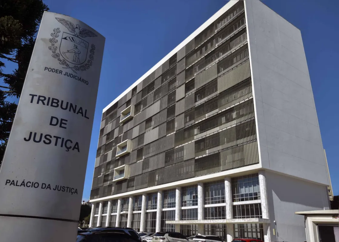 Imagem ilustrativa da imagem Deputados aprovam contratações temporárias do TJ-PR