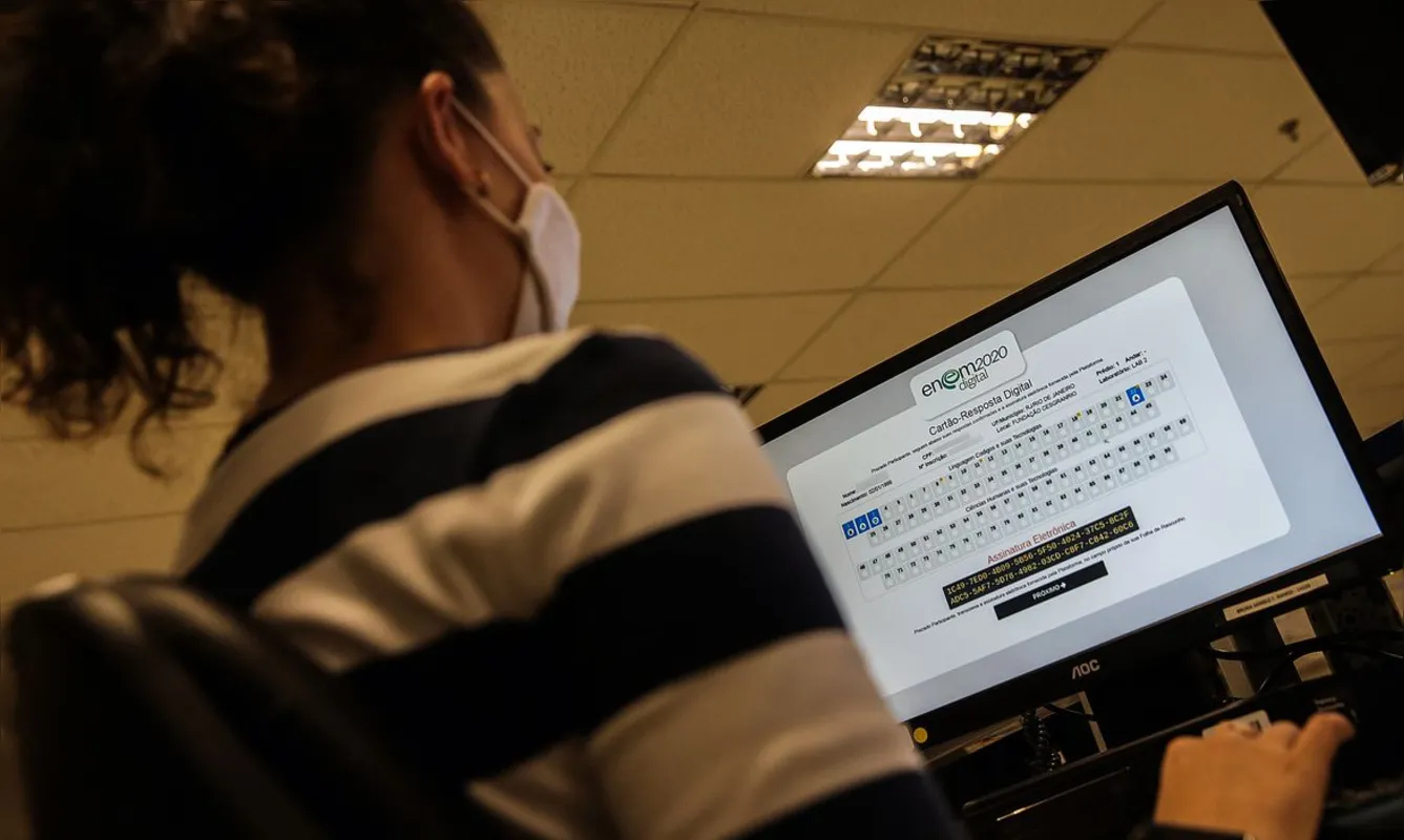 O candidato que quiser pedir isenção da taxa de inscrição do Exame Nacional de Ensino Médio (Enem) neste ano deve se inscrever entre os dias 17 e 28 de maio.