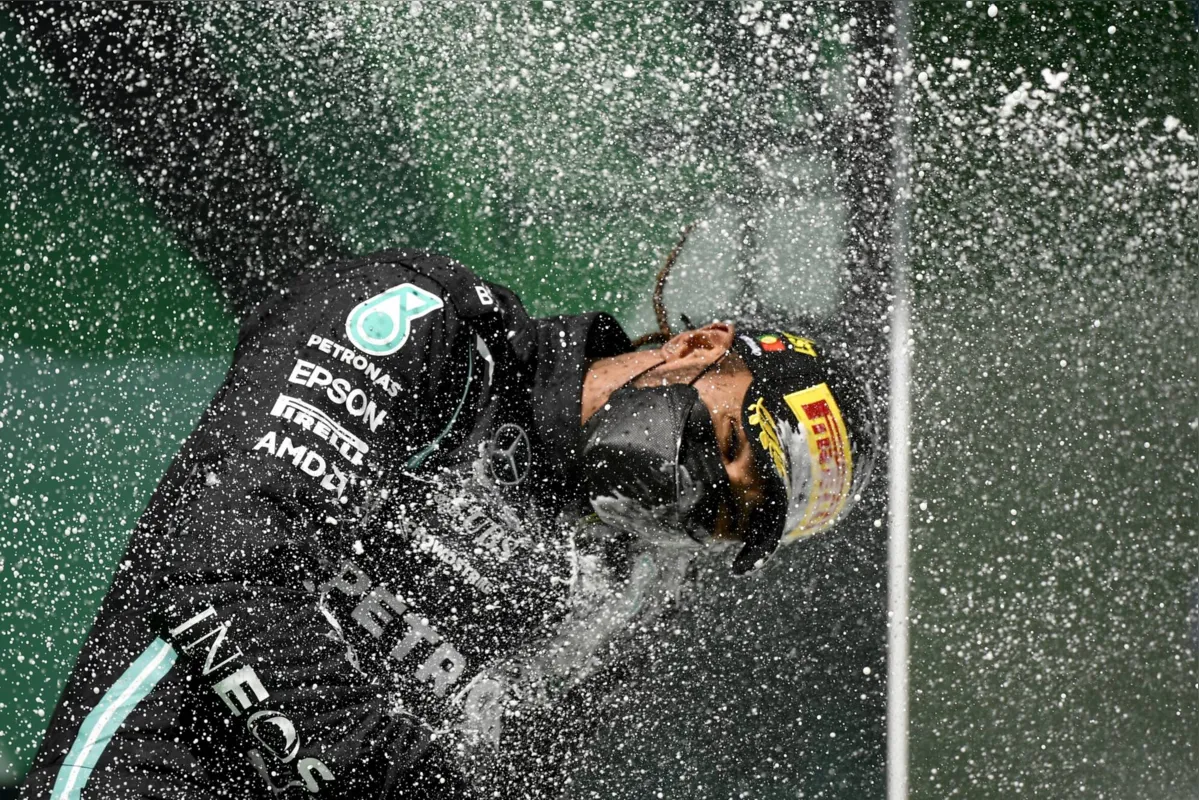 Imagem ilustrativa da imagem Hamilton vence GP de Portugal e amplia liderança na F1