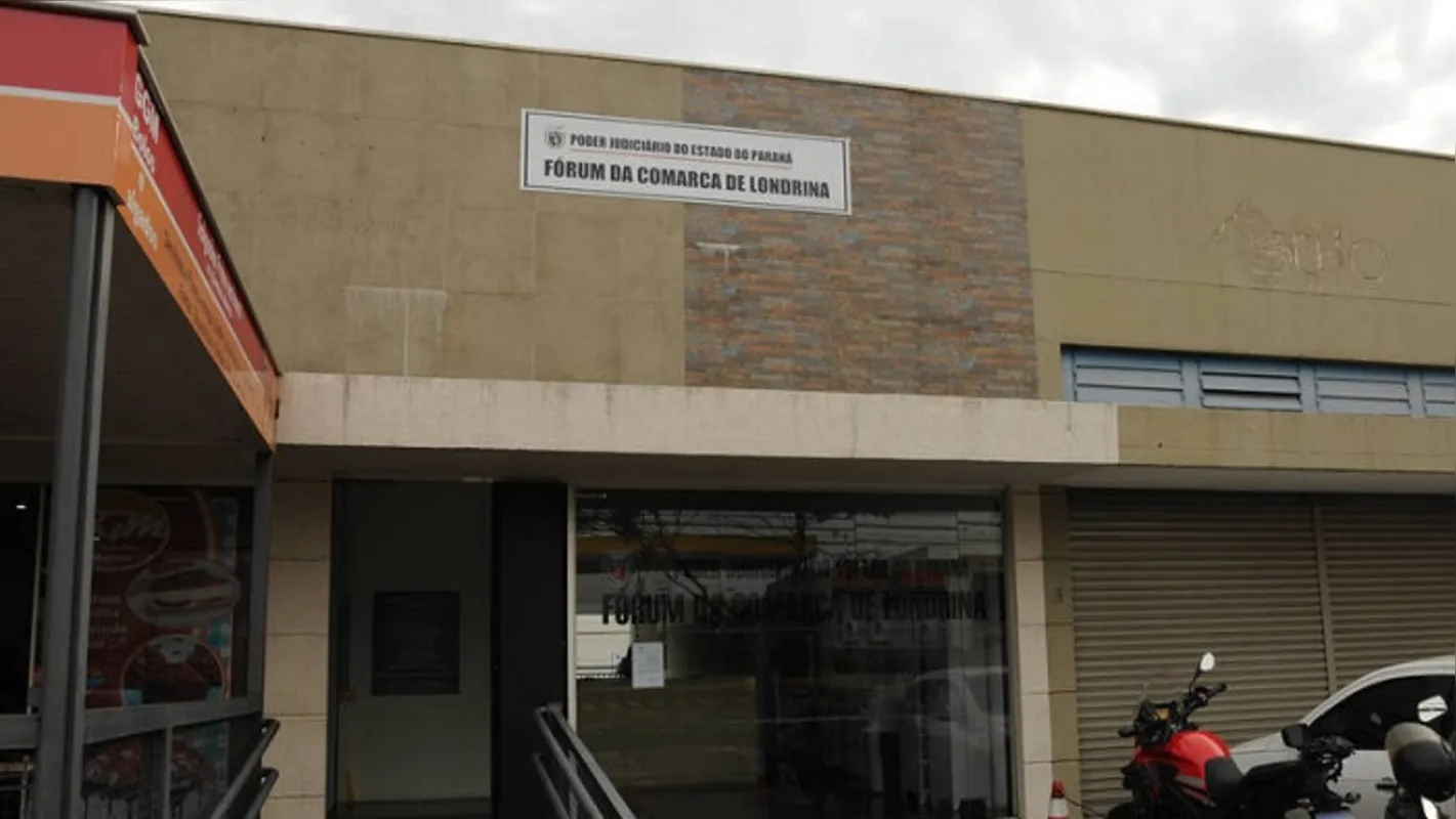Imagem ilustrativa da imagem Justiça marca júri de homem que matou ex-esposa a facadas em Londrina