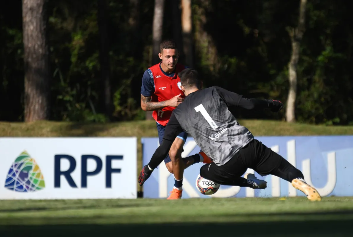 Com quatro gols, Safira é o artilheiro do Londrina no Paranaense