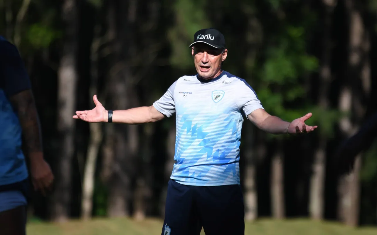 Roberto Fonseca comanda LEC precisando de uma vitória
