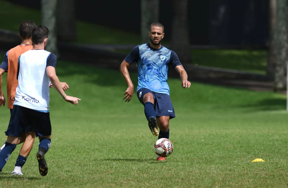 O zagueiro Marcondes marcou o seu primeiro gol no ano na vitória diante do Coritiba