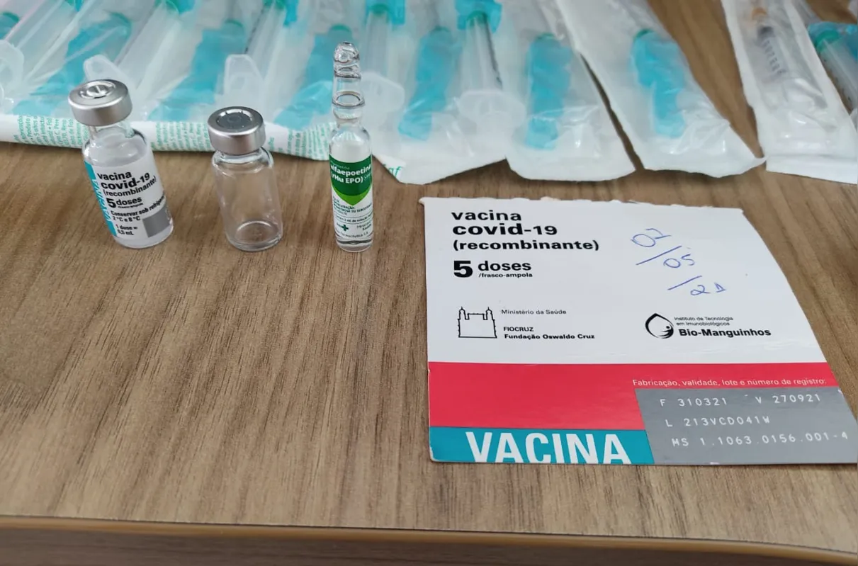 Imagem ilustrativa da imagem Mulher é presa em Apucarana com doses da vacina contra Covid-19