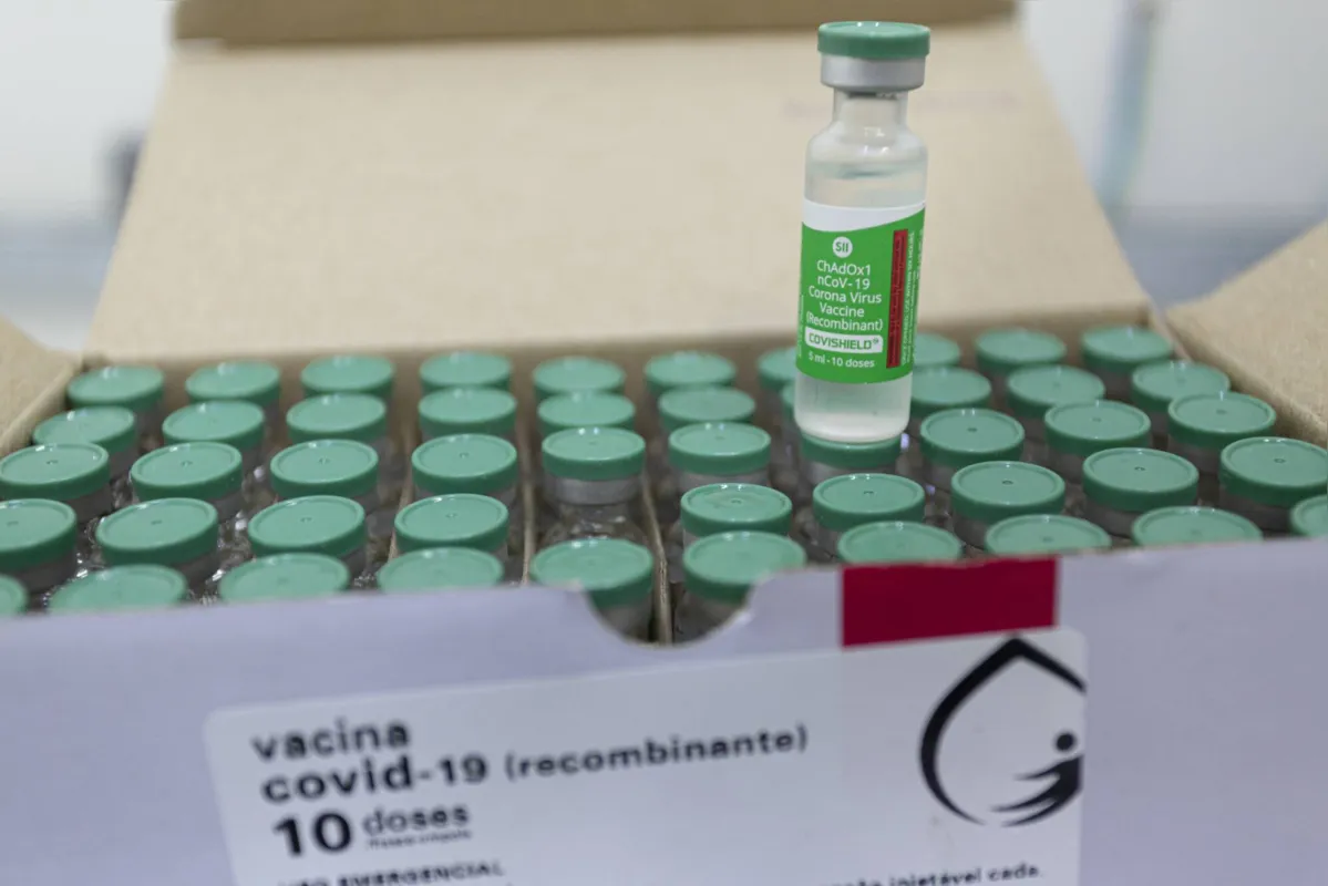 No Brasil, não houve confirmação de casos de efeitos adversos de gestantes vacinadas com o imunizante da AstraZeneca