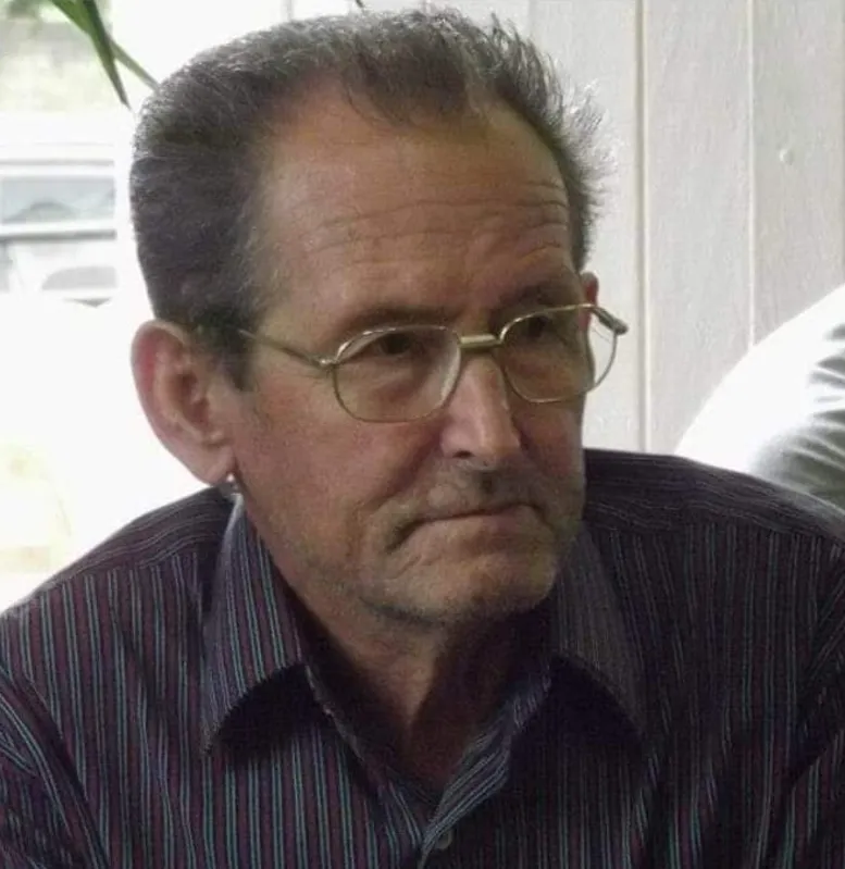 O pioneiro apucaranense Antônio João da Silva, mais conhecido como Antônio "Catarino", faleceu neste domingo em Apucarana, aos 78 anos de idade, vítima de um câncer muito agressivo. 