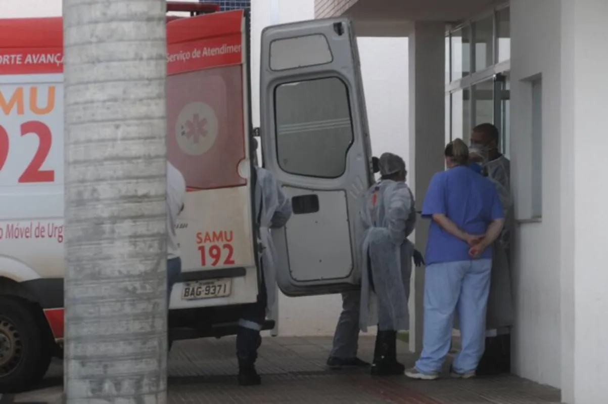 Imagem ilustrativa da imagem Prefeitura vai terceirizar transporte de pacientes graves com Covid-19