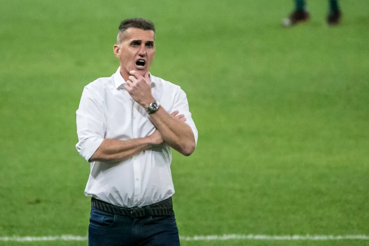 O contrato de Mancini com o clube era válido até o fim do ano e não tinha multa rescisória
