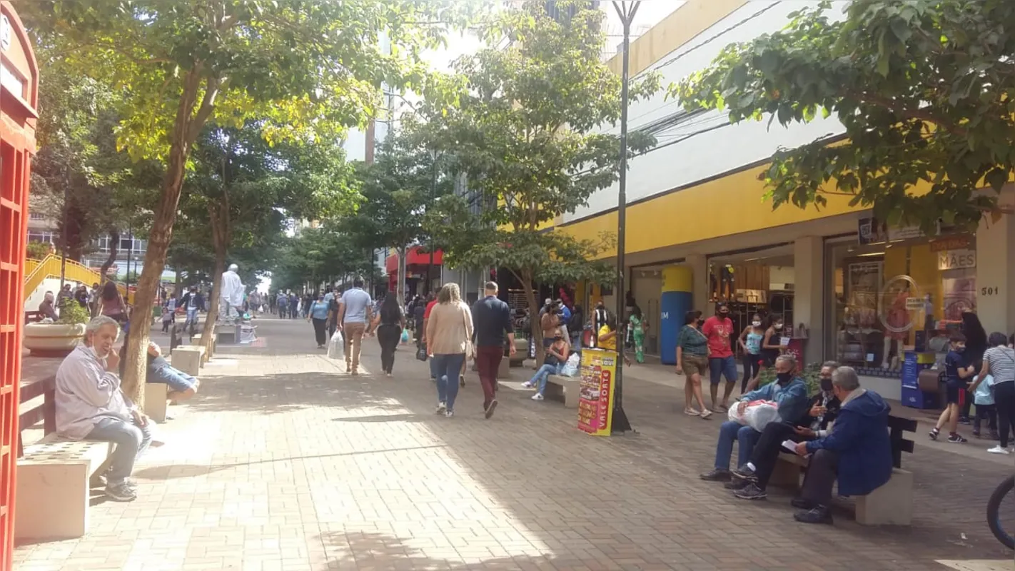 Imagem ilustrativa da imagem Véspera do Dia das Mães movimenta comércio em Londrina