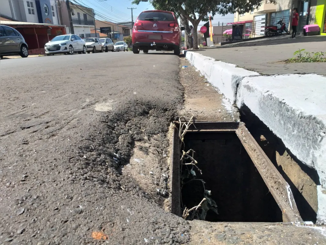 Imagem ilustrativa da imagem Zona norte de Londrina tem  ‘onda’ de furtos de grelhas dos bueiros