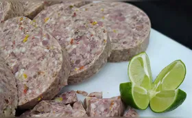 O curioso queijo de porco