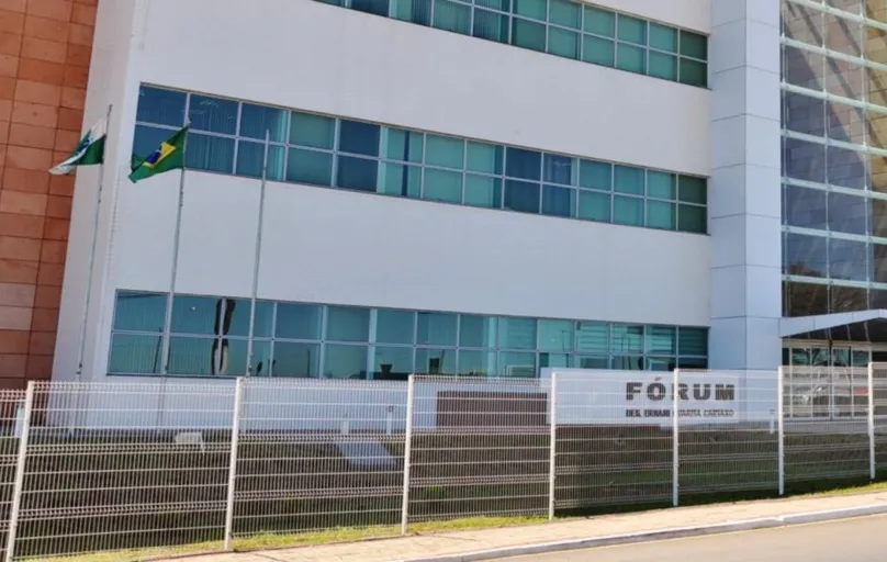 O setor ético disciplinar da  OAB-PR (Ordem dos Advogados do Brasil, seccional Paraná) irá analisar as condutas relacionadas à  'simulação de violência' contra a advogada assistente da defesa no júri de Luis Felipe Mainvailler.