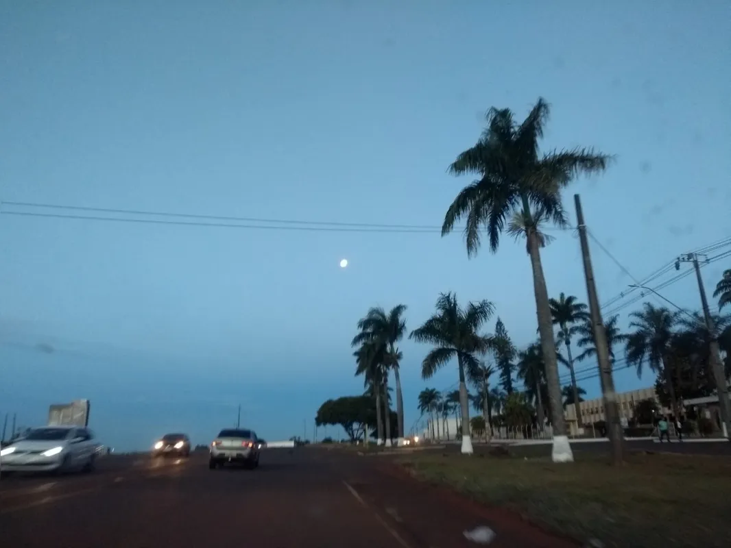 Imagem ilustrativa da imagem #A CIDADE FALA - Fim de tarde