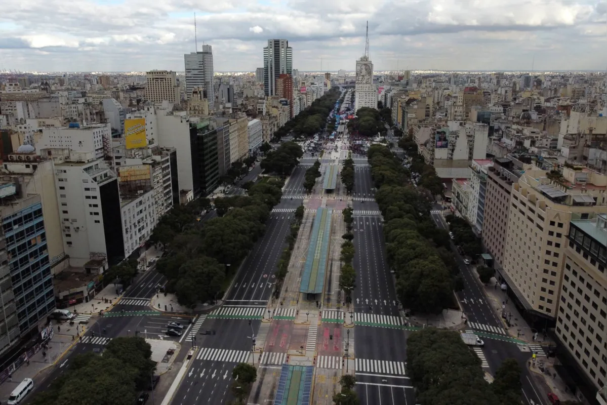 Imagem ilustrativa da imagem Argentina limita a 600 o número de pessoas que podem entrar no país