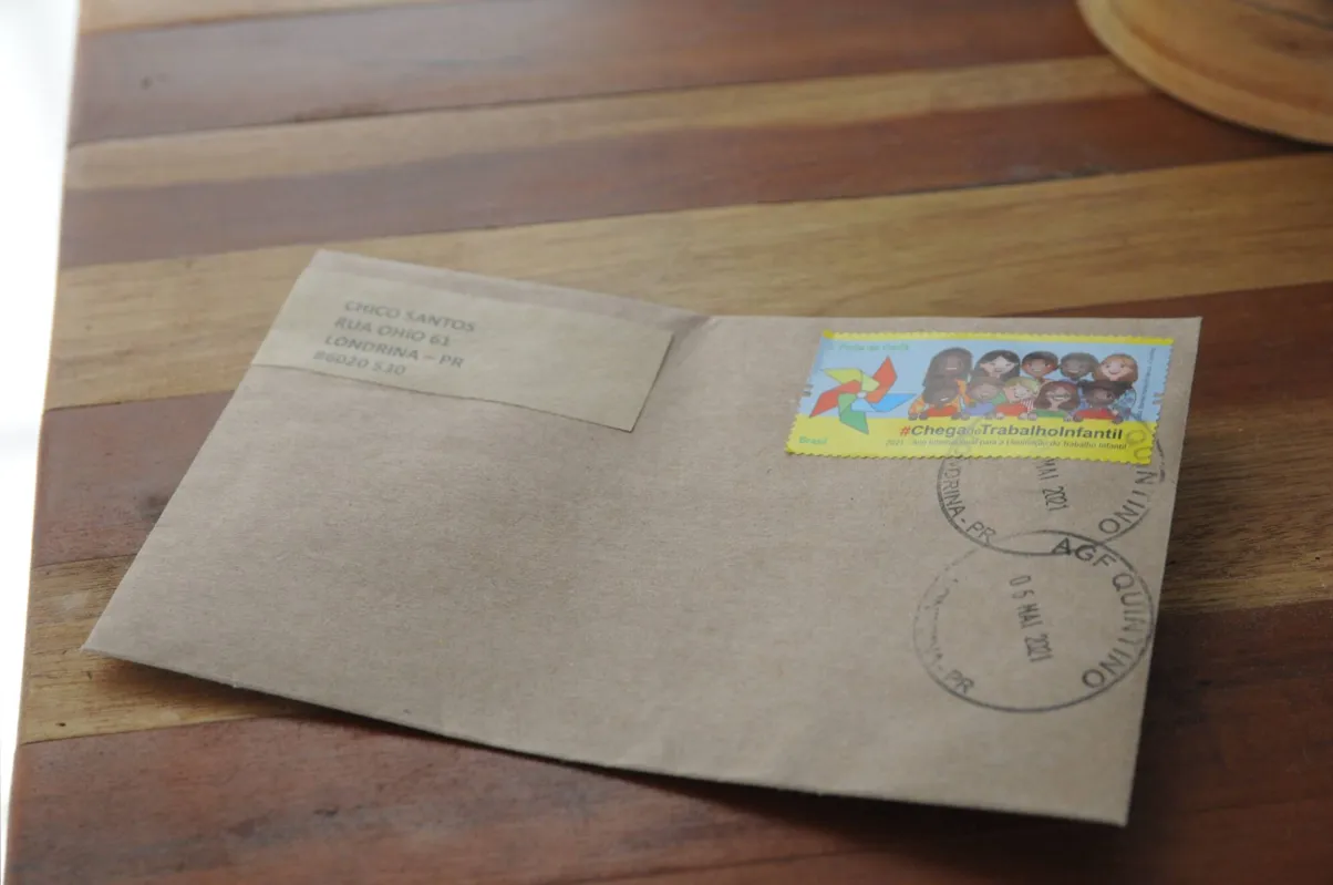As mensagens aromáticas foram enviadas em cartas anônimas aos antigos moradores das áreas desapropriadas para a construção da usina