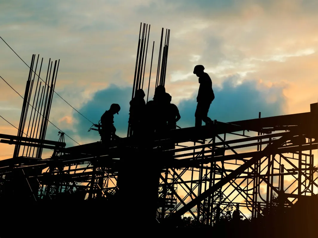 Em Londrina, a construção civil criou 234 postos de trabalho no mês de maio contrastando com o setor serviços que teve saldo negativo 665 vagas