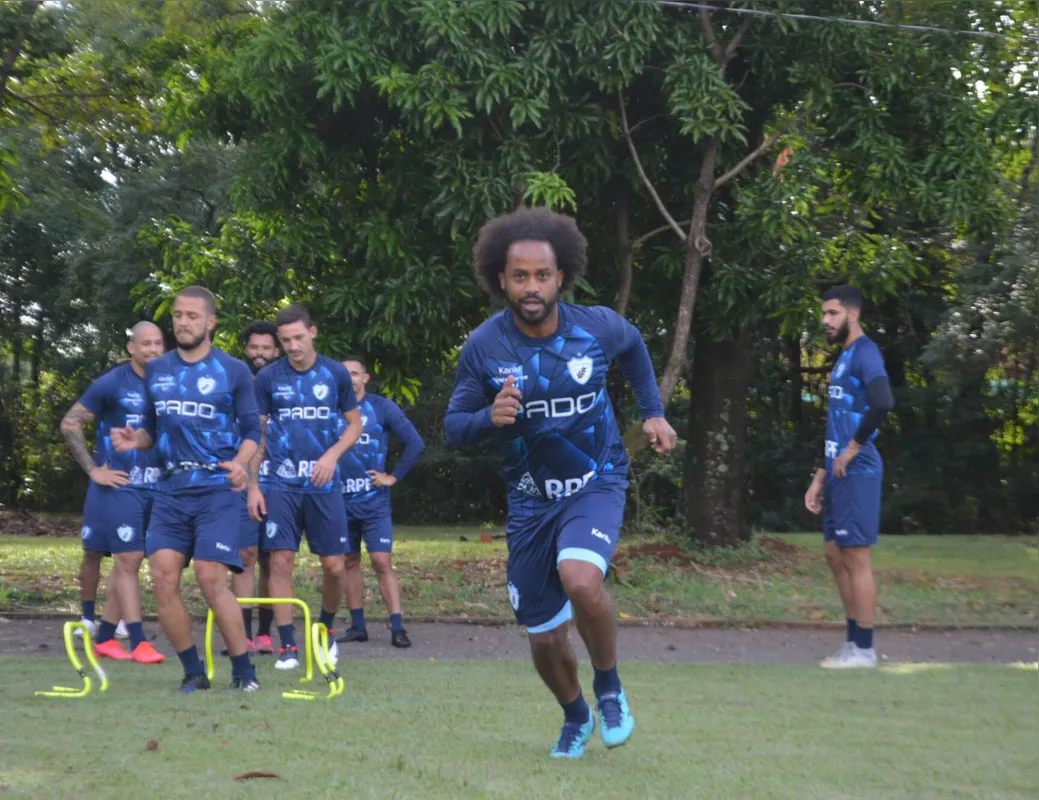 Após quase um mês afastado, Celsinho voltou a treinar esta semana no LEC