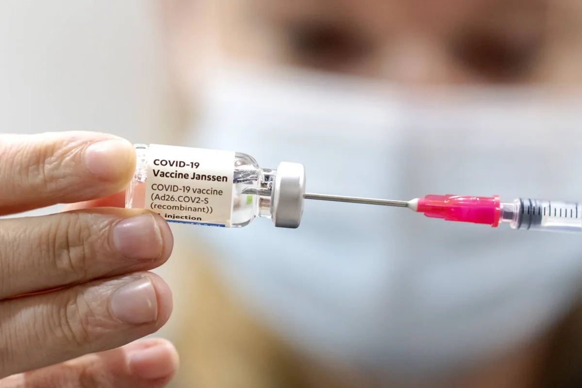 Imagem ilustrativa da imagem Como funciona a vacina da Janssen?