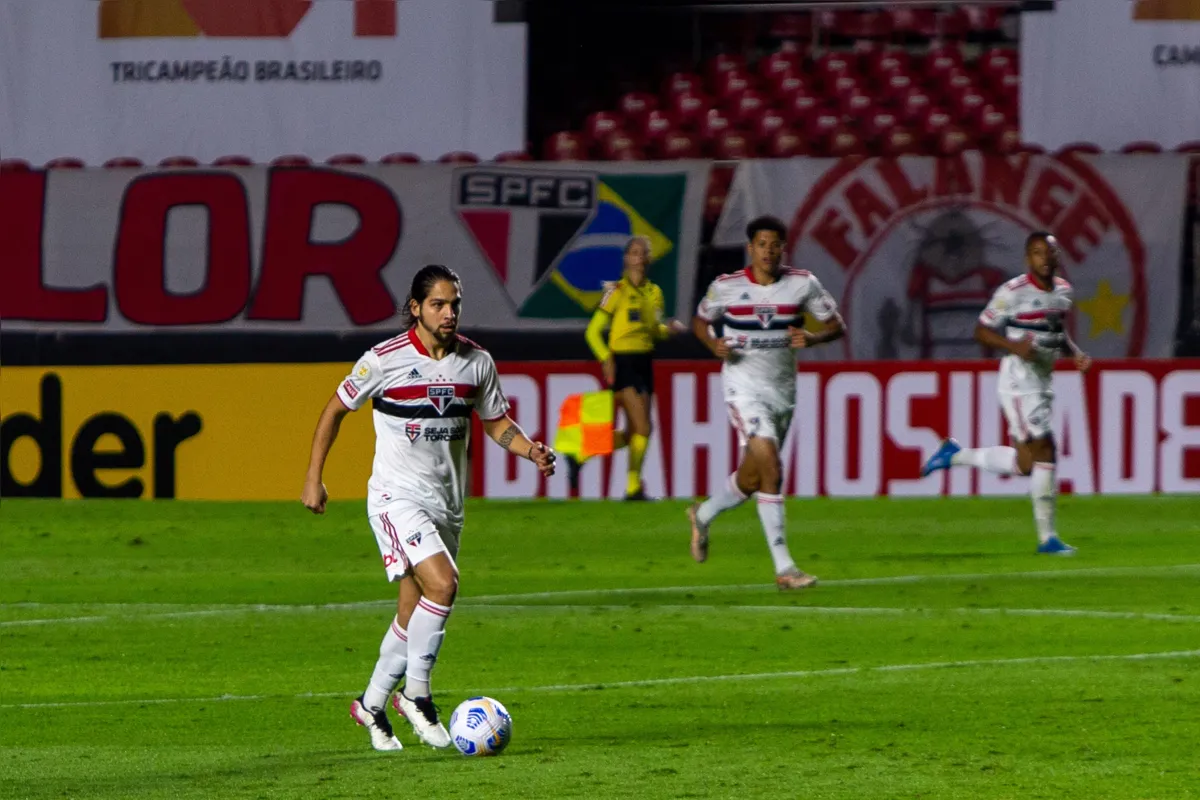 Benítez volta a ser titular e é a esperança do São Paulo para quebrar o jejum em Itaquera