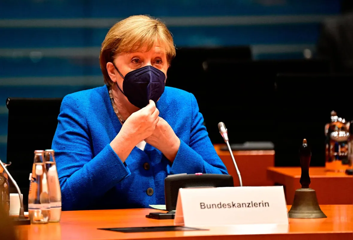 Após pressão e bronca pública da primeira-ministra da Alemanha, Angela Merkel, o governo português voltou atrás e passou a exigir quarentena de 14 dias para britânicos não vacinados