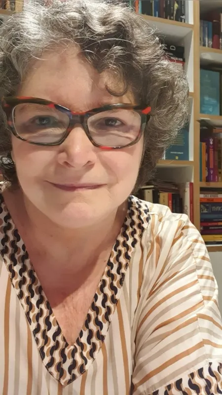 Cora Rónai, colunista de O Globo: "Para quem administra uma página com algum movimento, como eu faço, o block é praticamente uma ferramenta terapêutica, porque lima os trolls dos comentários e permite uma conversa saudável entre os demais. O cancelamento é a vitória dos trolls, a vitória de estupidez"