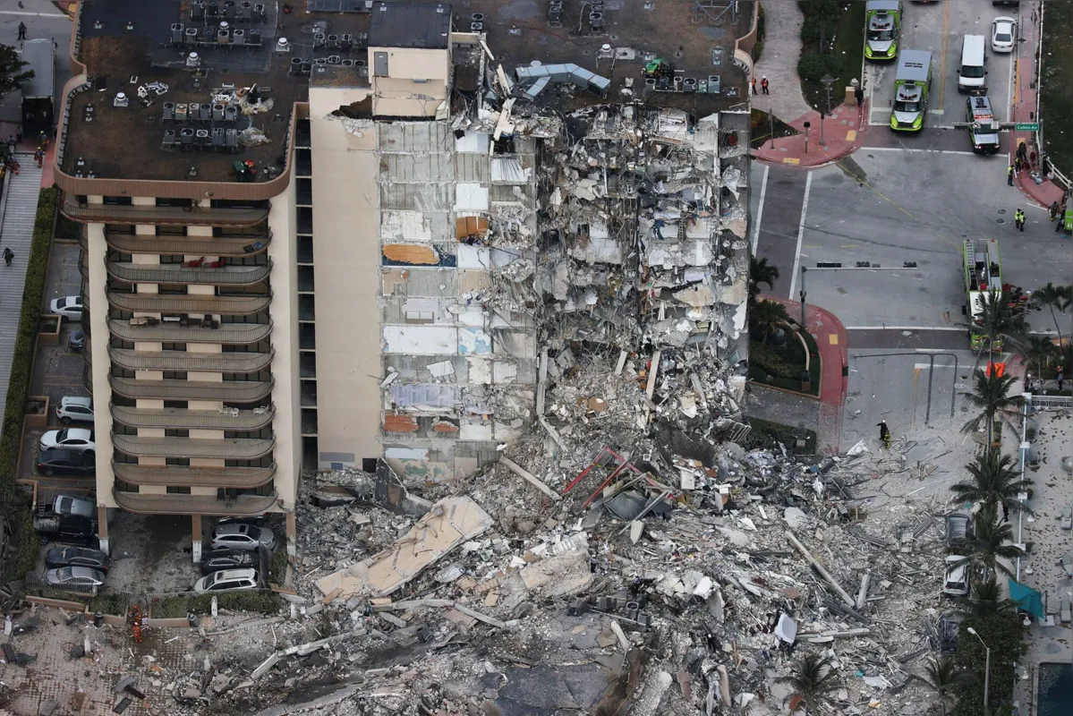 Imagem ilustrativa da imagem Desabamento parcial de prédio na Flórida deixa um morto